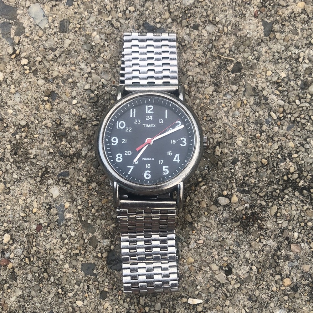 Timex Indiglo stainless steel watch 3.8 cm face  adjustable band - works perfect